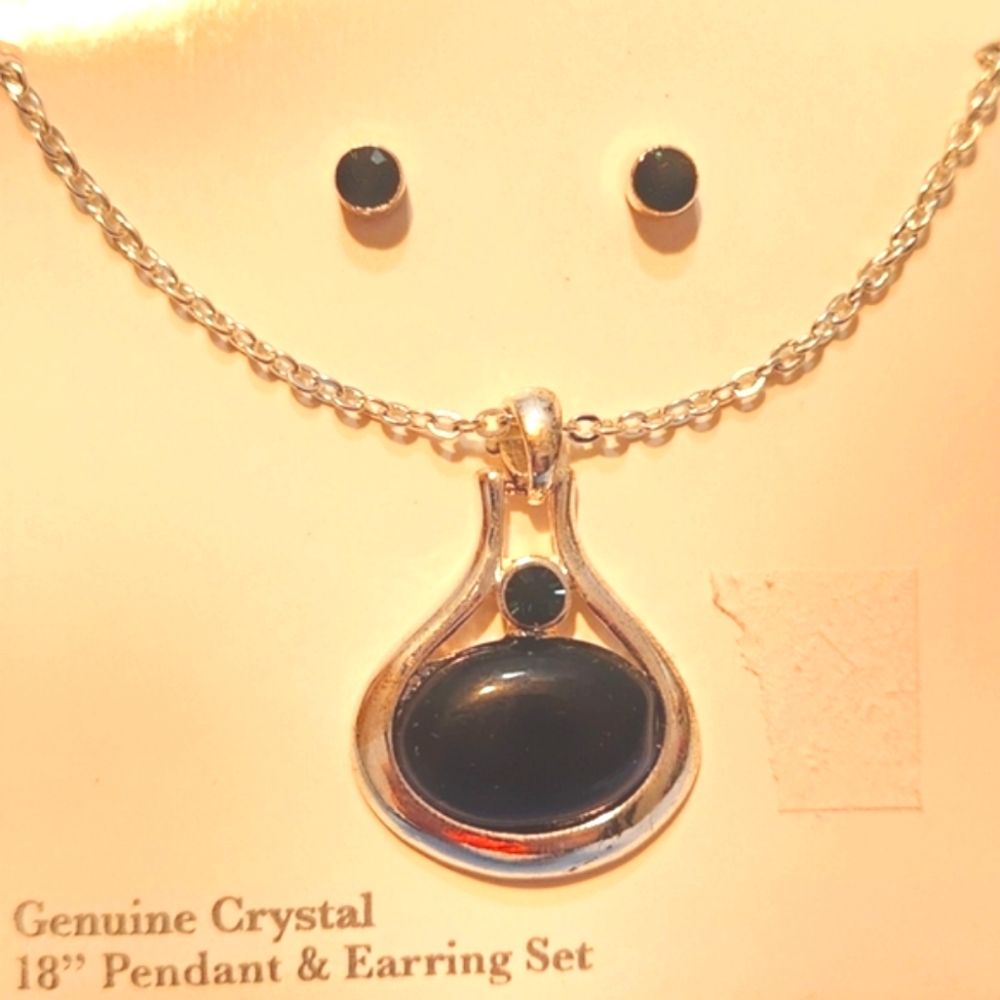 Necklace and Ear studs crystal set